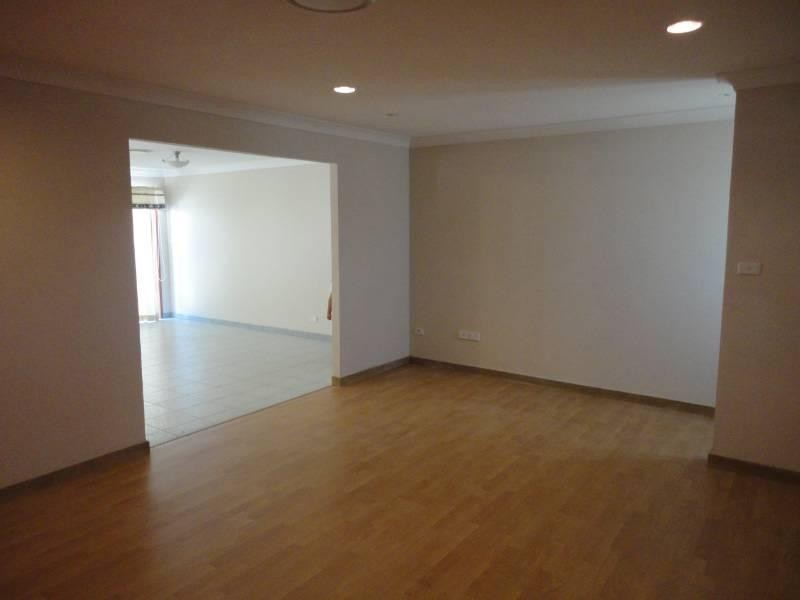 7 Saxonvale Crescent, Edensor Park NSW 2176