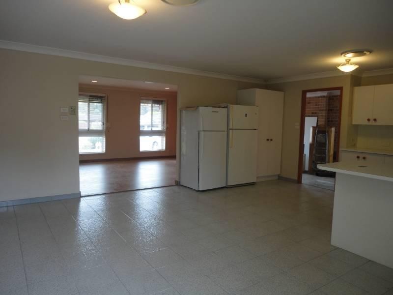 7 Saxonvale Crescent, Edensor Park NSW 2176