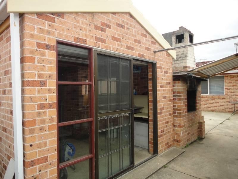 7 Saxonvale Crescent, Edensor Park NSW 2176