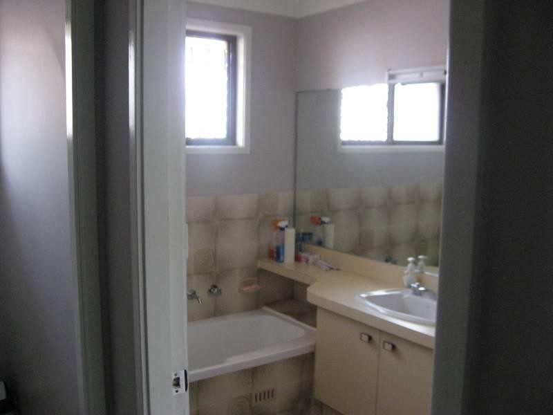 14 Glen Elgin Cresent, Edensor Park NSW 2176