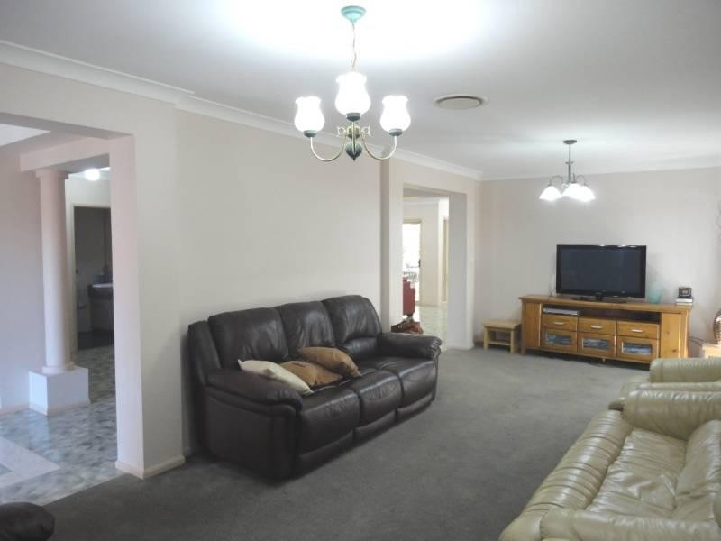 13 Levendale Street, West Hoxton NSW 2171