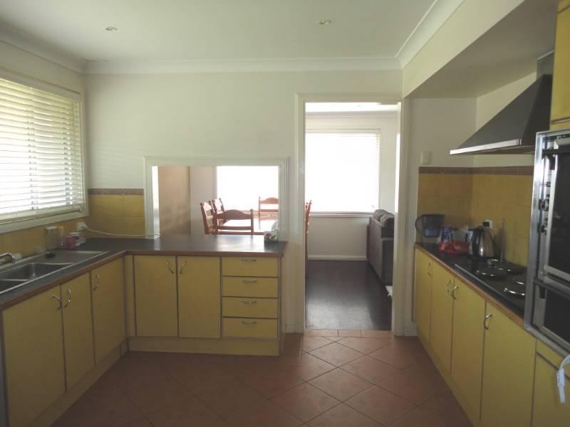 3 Cowan Place, Prairiewood NSW 2176