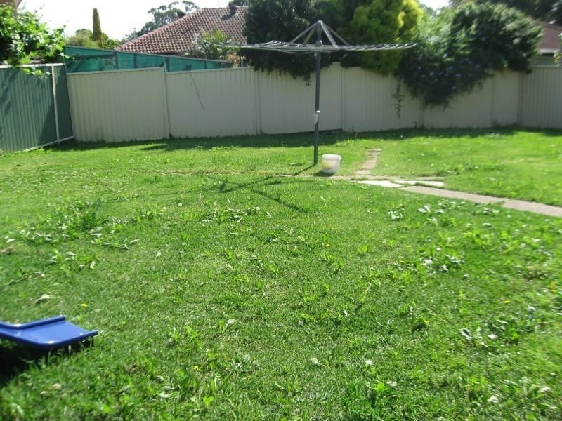 3 Cowan Place, Prairiewood NSW 2176