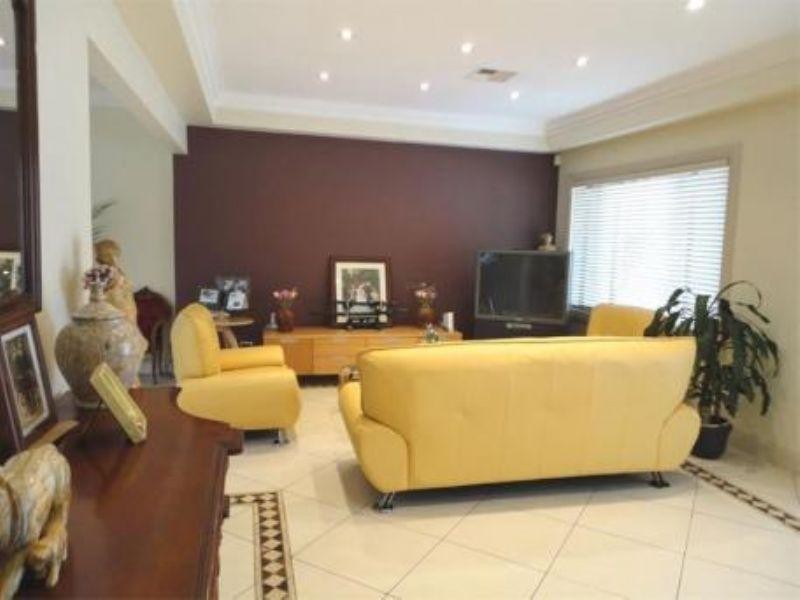 122 Camden Street, Fairfield Heights NSW 2165