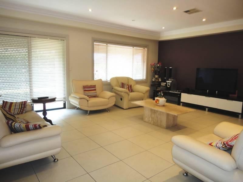 122 Camden Street, Fairfield Heights NSW 2165