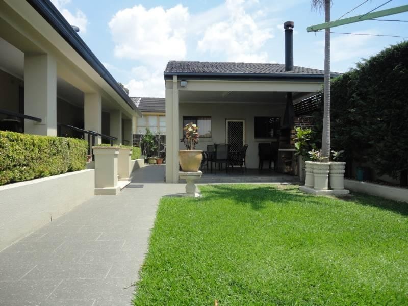 122 Camden Street, Fairfield Heights NSW 2165