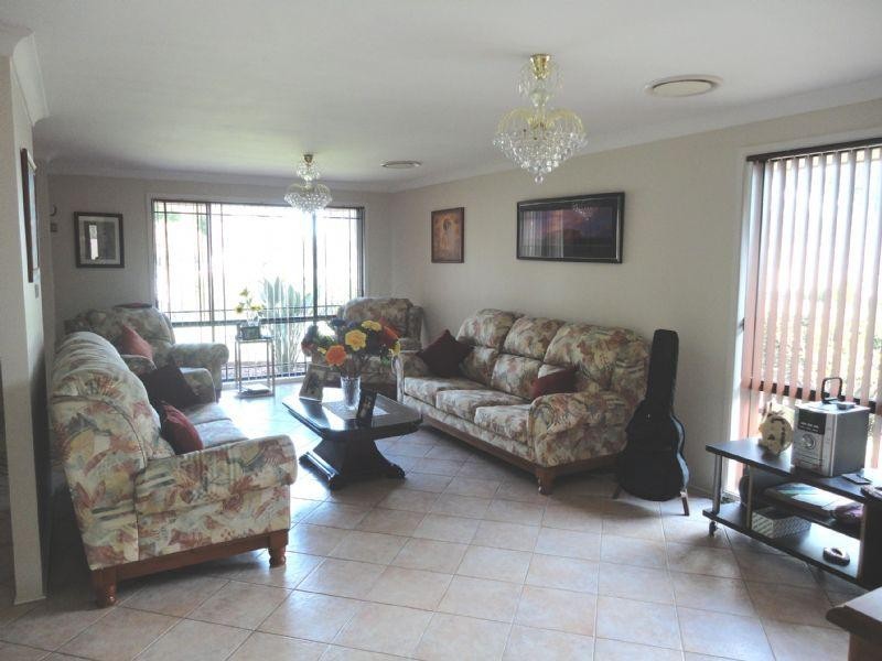 2 Lenton Avenue, Fairfield West NSW 2165