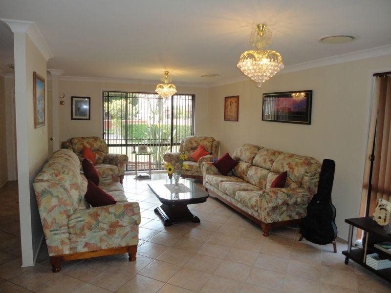 2 Lenton Avenue, Fairfield West NSW 2165