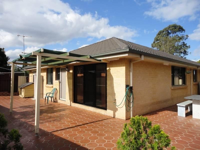 2 Lenton Avenue, Fairfield West NSW 2165
