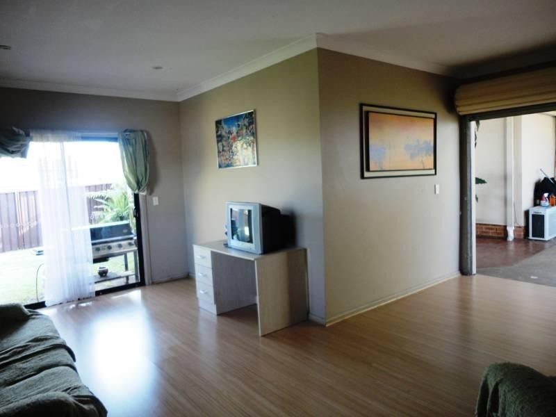 8 Isis Street, Fairfield West NSW 2165