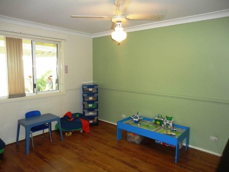 8 Isis Street, Fairfield West NSW 2165