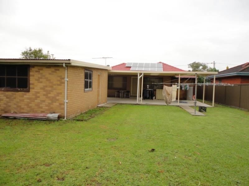 16 Rosemont Avenue, Smithfield NSW 2164