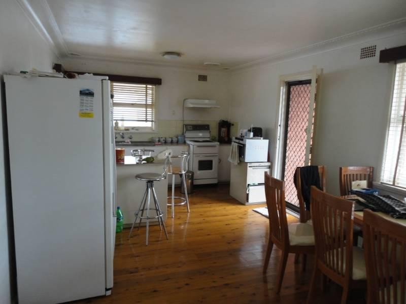 166 Maud Street, Fairfield West NSW 2165