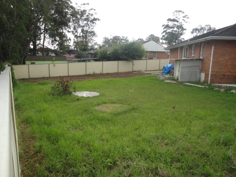 2/20 Dalkeith Street, Busby NSW 2168