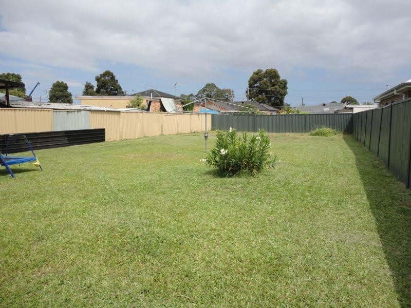 10 Jean Street, Fairfield East NSW 2165