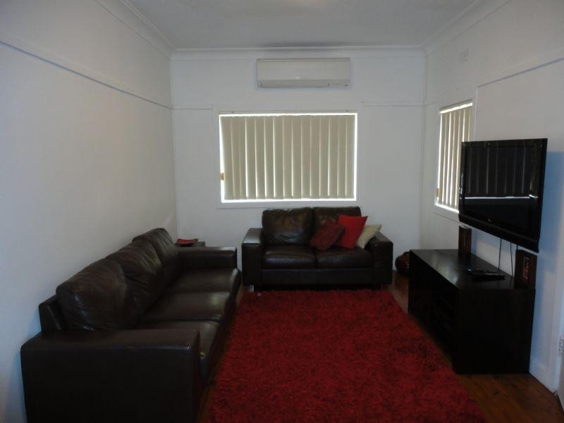 10 Jean Street, Fairfield East NSW 2165