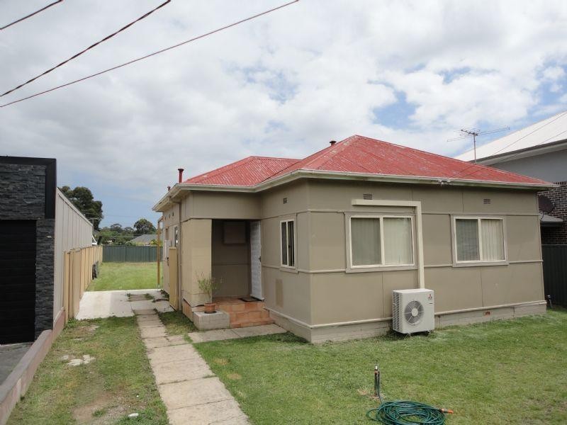 10 Jean Street, Fairfield East NSW 2165