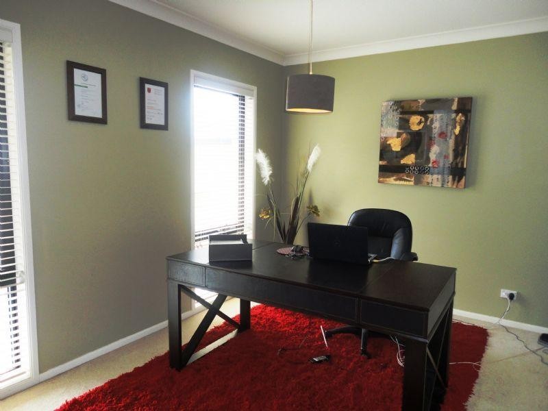 5 Thorpe Place, Abbotsbury NSW 2176