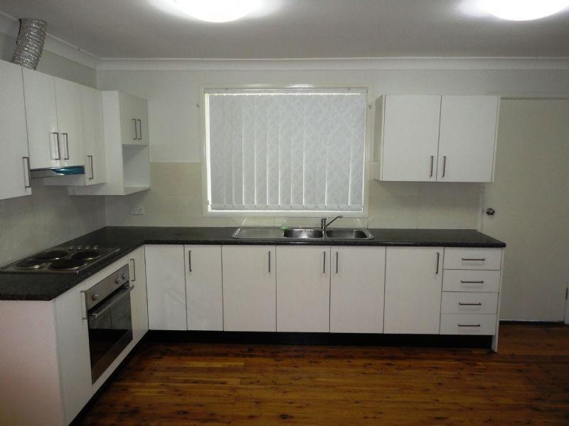 7 Agnew Close, Bossley Park NSW 2176