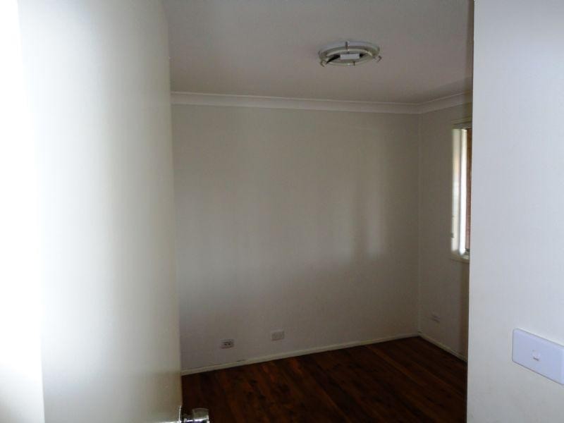 7 Agnew Close, Bossley Park NSW 2176