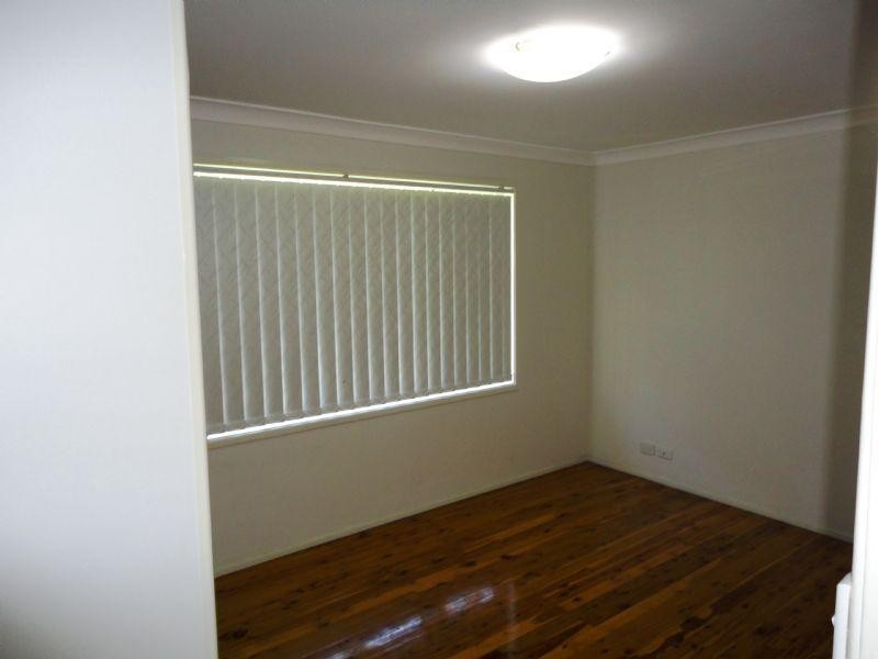 7 Agnew Close, Bossley Park NSW 2176