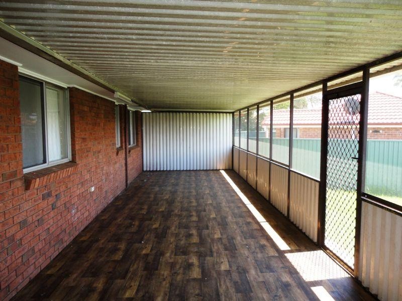 7 Agnew Close, Bossley Park NSW 2176