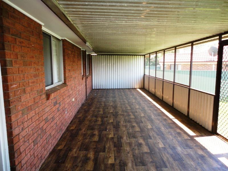 7 Agnew Close, Bossley Park NSW 2176