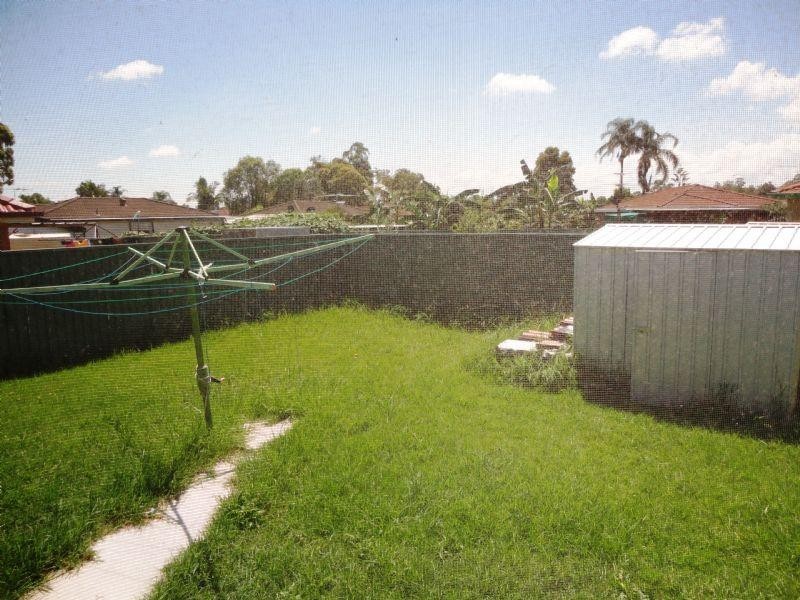 7 Agnew Close, Bossley Park NSW 2176