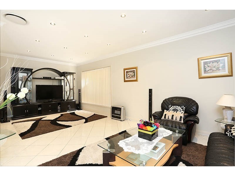 12 Zircon Street, Bossley Park NSW 2176