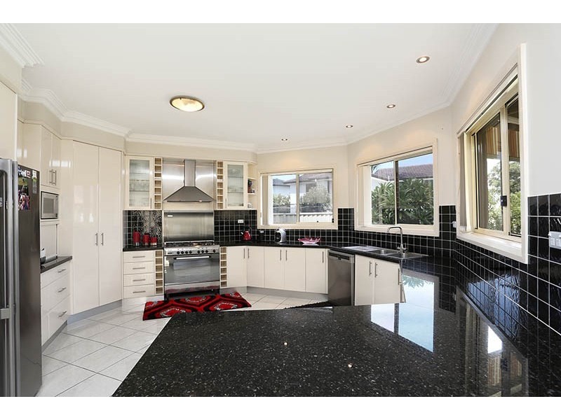 12 Zircon Street, Bossley Park NSW 2176