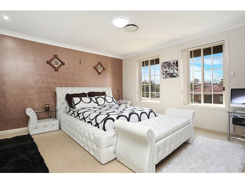 12 Zircon Street, Bossley Park NSW 2176