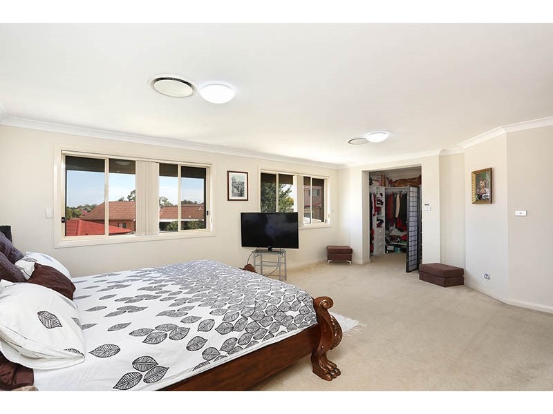 12 Zircon Street, Bossley Park NSW 2176