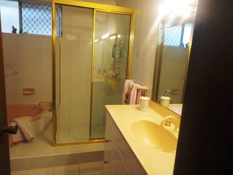 4 Pierce Street, Prairiewood NSW 2176