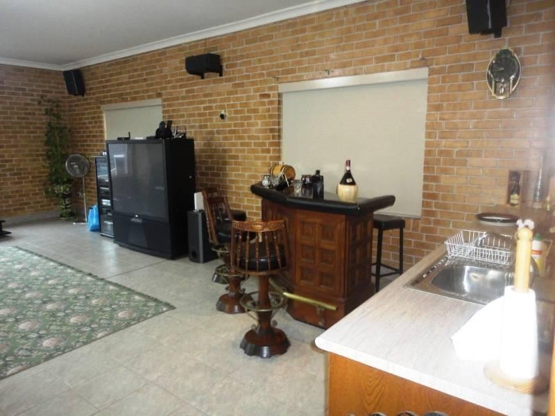 4 Pierce Street, Prairiewood NSW 2176