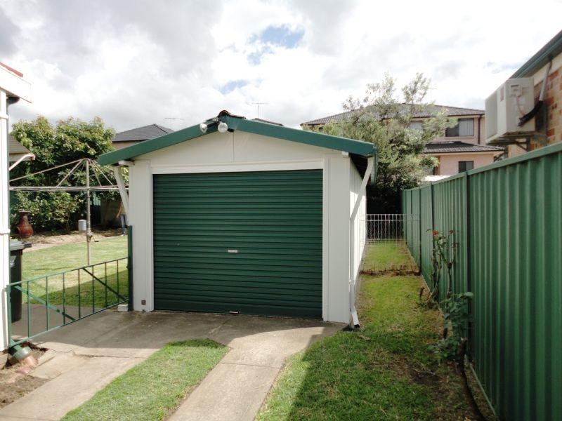 8 Linda Street, Fairfield Heights NSW 2165