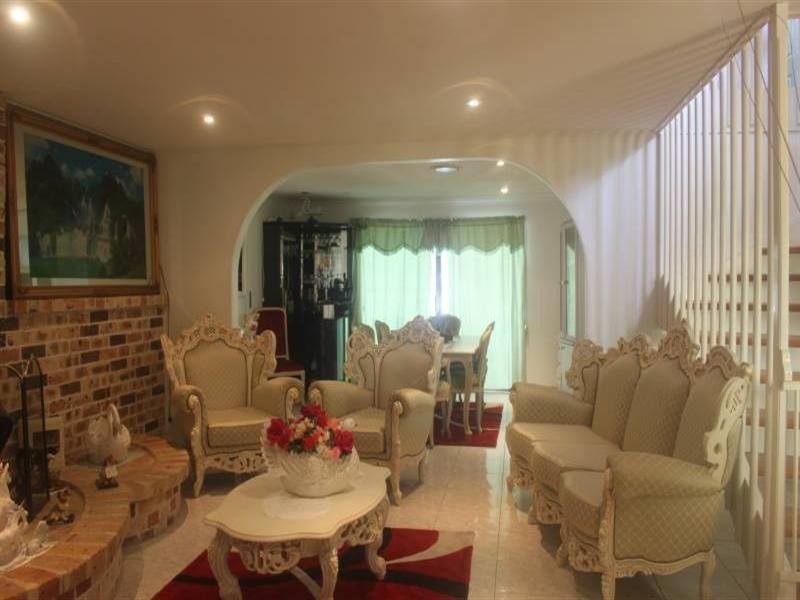 Fairfield West NSW 2165