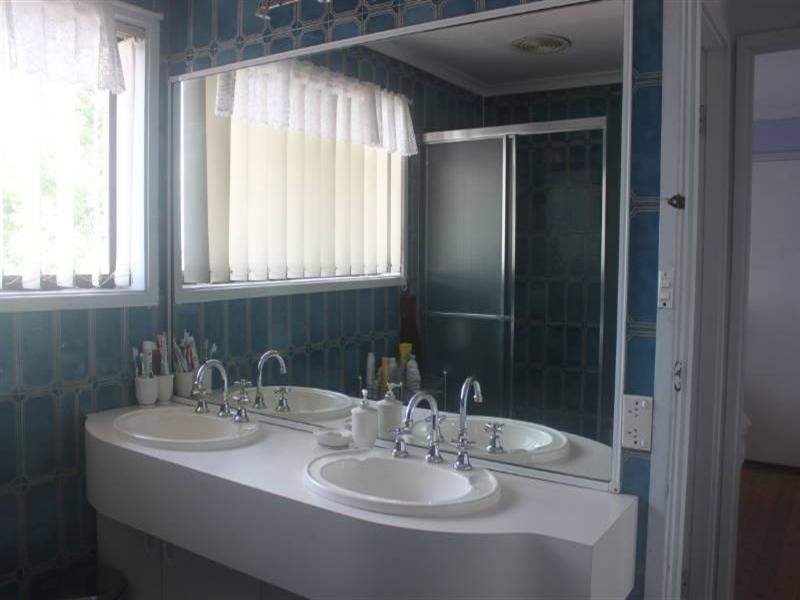 Fairfield West NSW 2165