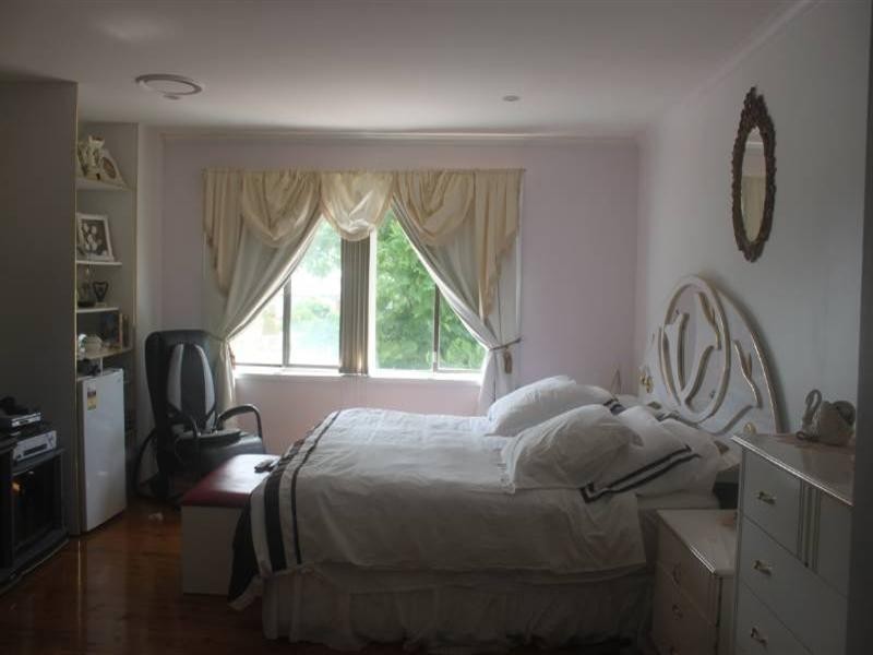 Fairfield West NSW 2165