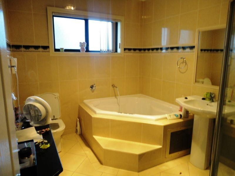 122B Camden Street, Fairfield Heights NSW 2165