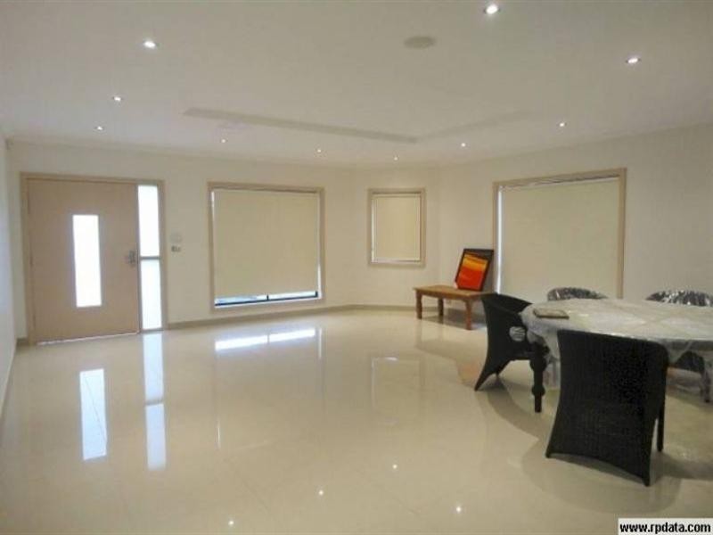 8 Murrumbidgee Street, Bossley Park NSW 2176