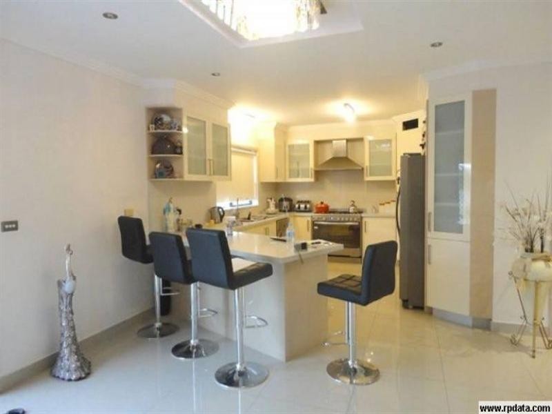 8 Murrumbidgee Street, Bossley Park NSW 2176