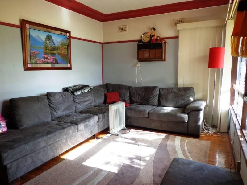 7 Crosby Crescent, Fairfield NSW 2165