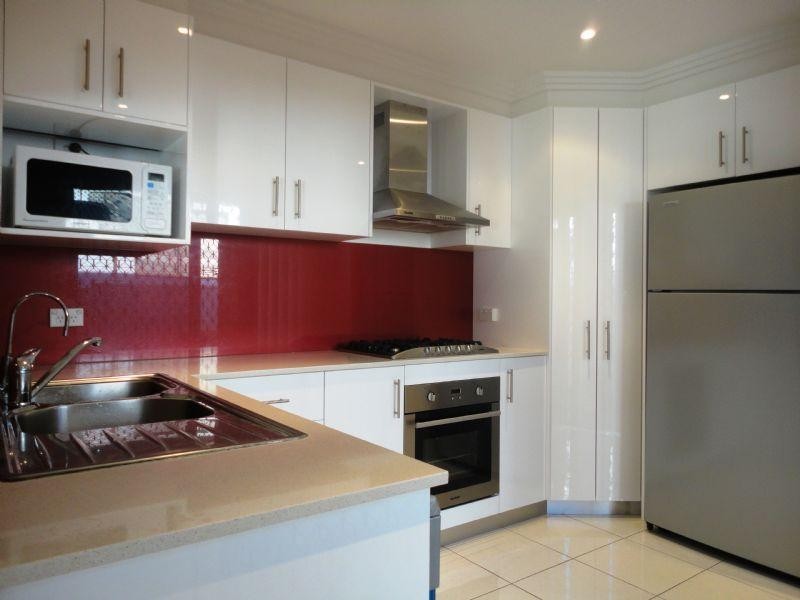 8 Andrew Avenue, Canley Heights NSW 2166