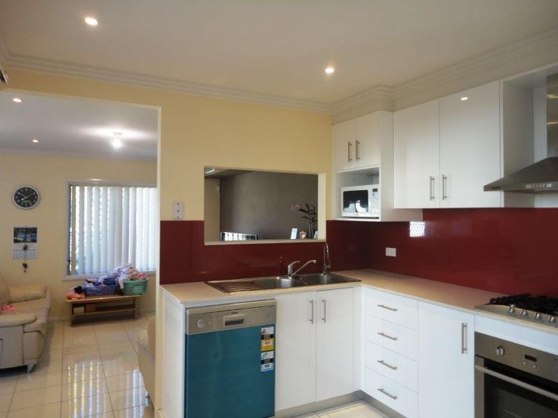 8 Andrew Avenue, Canley Heights NSW 2166