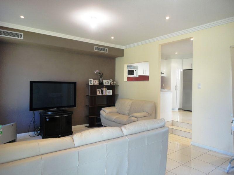 8 Andrew Avenue, Canley Heights NSW 2166