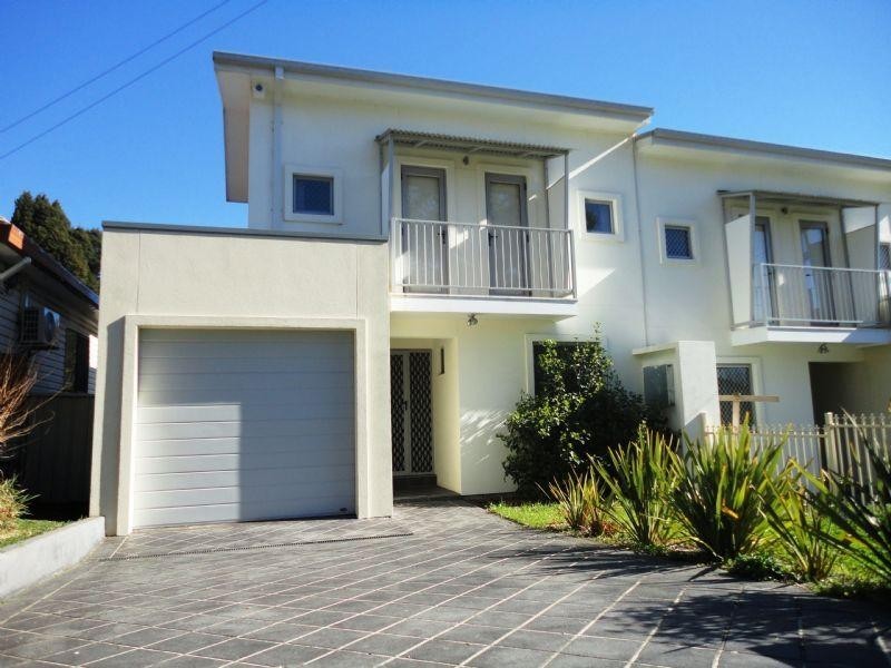 8 Andrew Avenue, Canley Heights NSW 2166