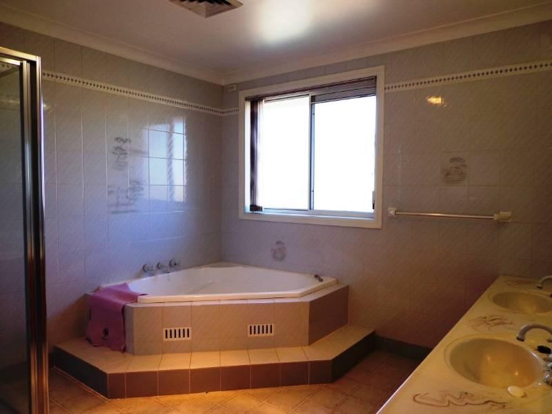 7 Evesham Place, Chipping Norton NSW 2170