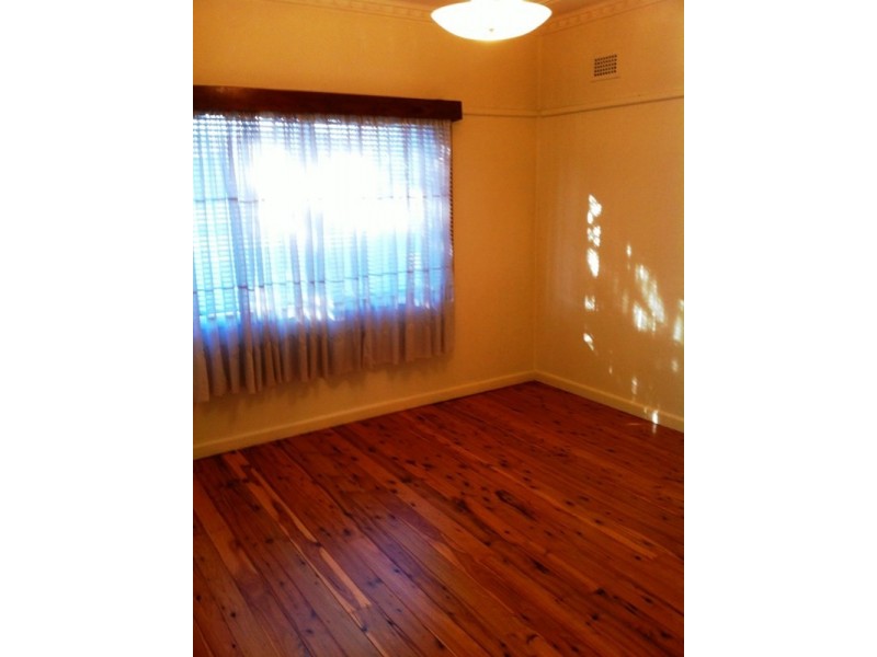 Fairfield West NSW 2165