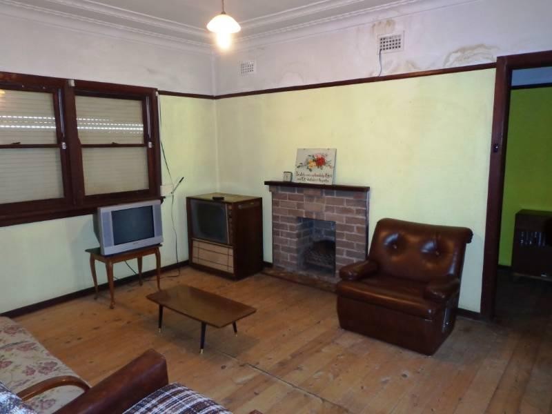 4 Evans Street, Fairfield Heights NSW 2165