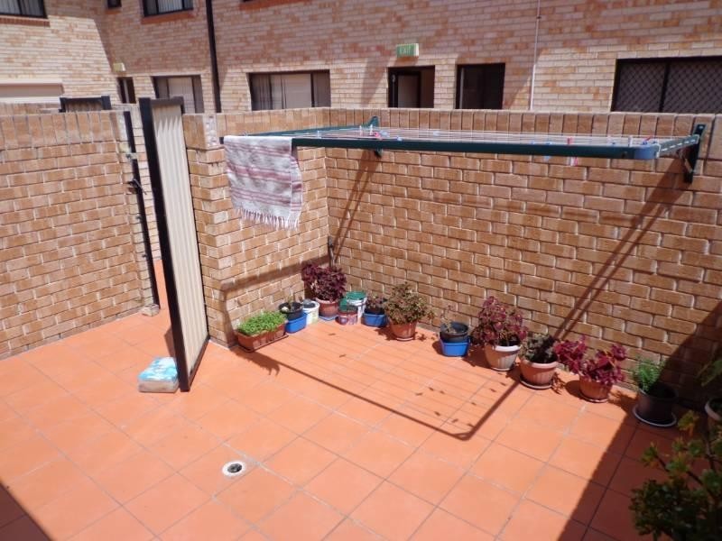 8/259-261 Hector Street, Bass Hill NSW 2197